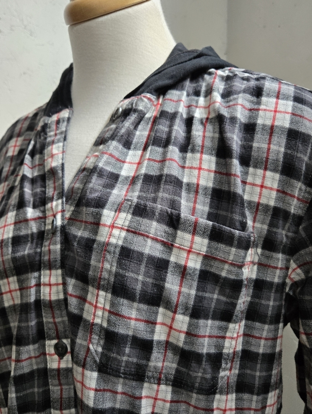 Eddie Bauer Black Hooded Plaid Shirt Jacket with Red Trim - Picture 4 of 9